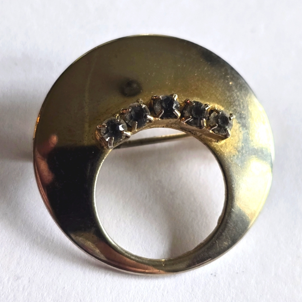 Vintage open circle brooch pin jewelry
